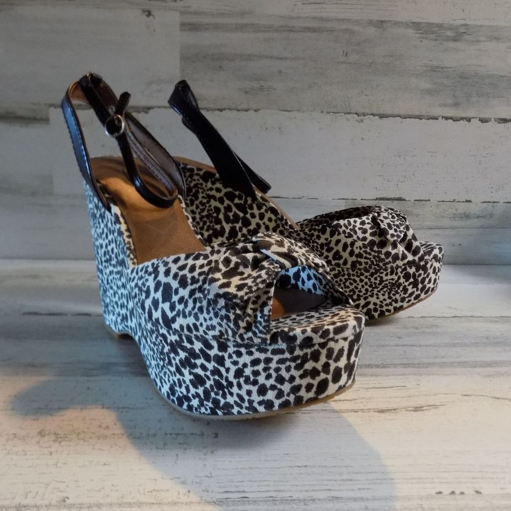 Lucky Brand LK-Viera Platform Wedge Sandal 8.5 M